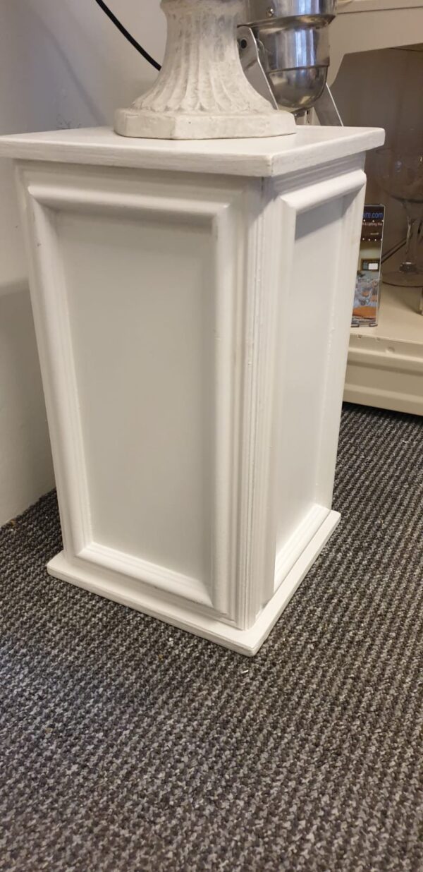 White Contemporary Pedestal hire